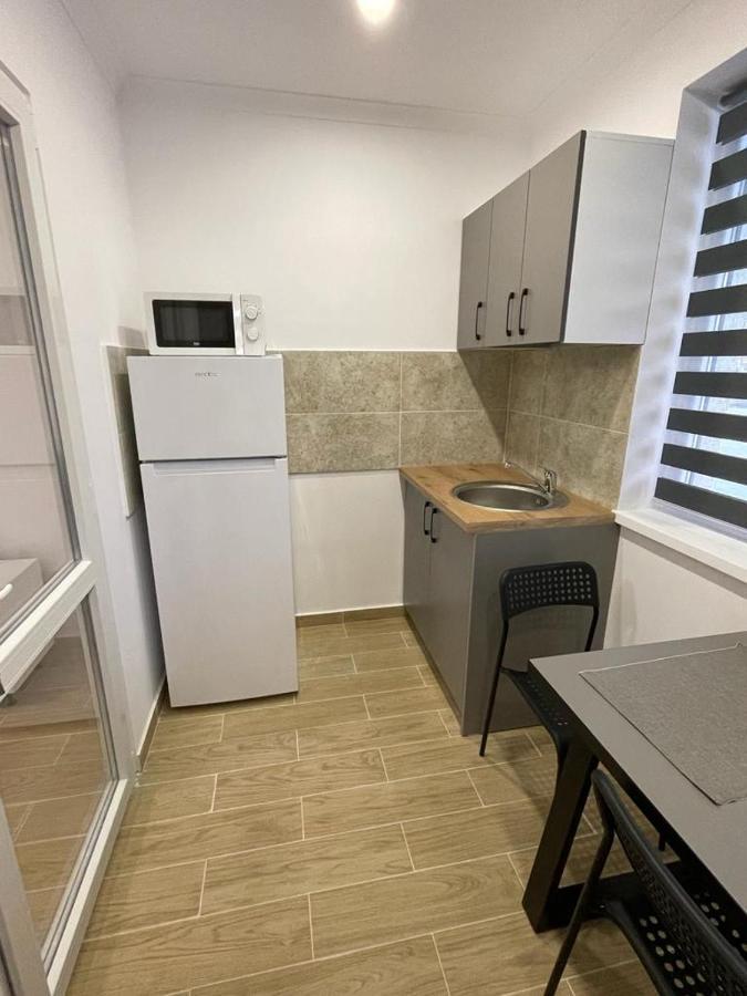Militari Comfort Apartment Roşu Esterno foto