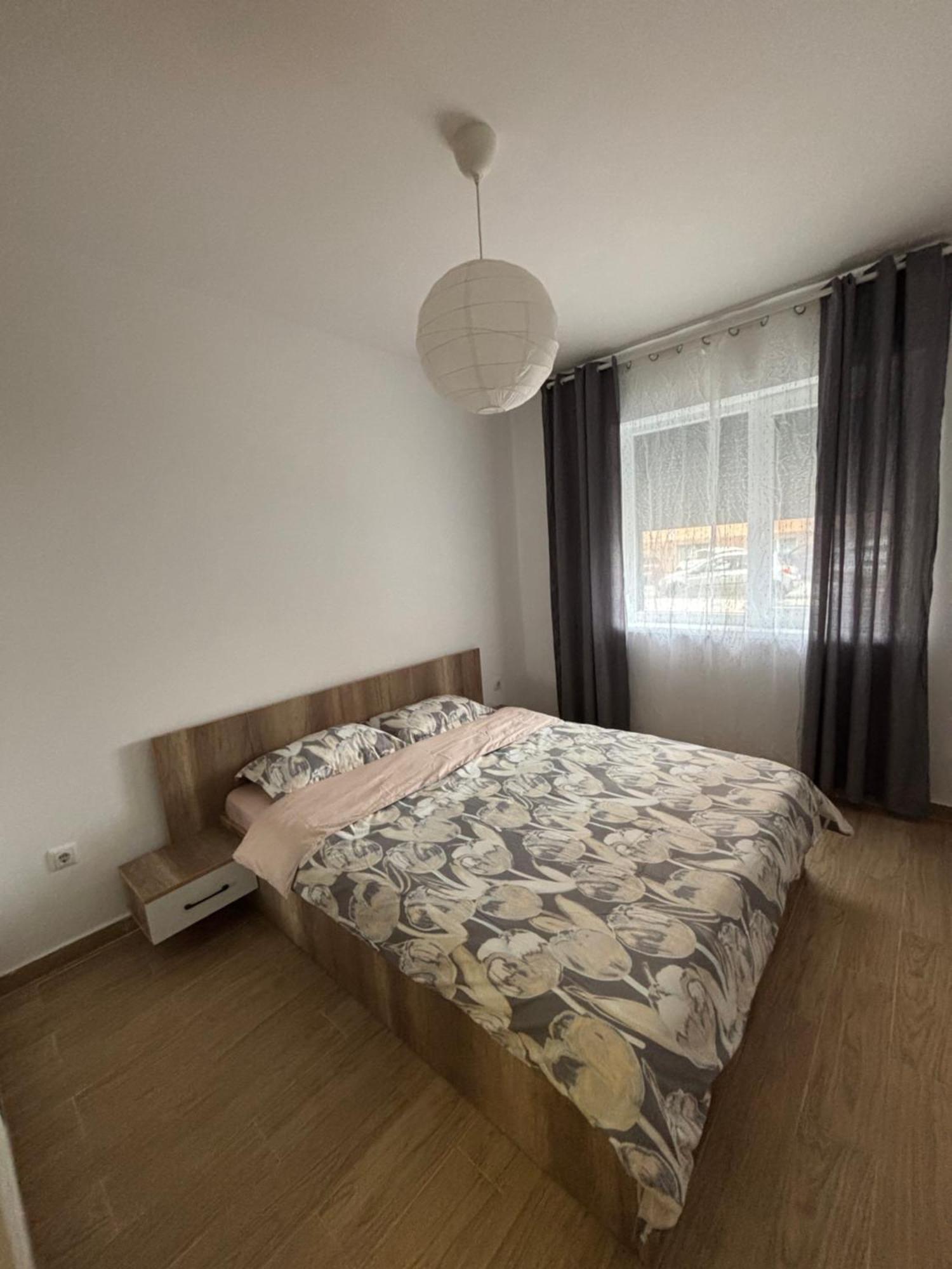 Militari Comfort Apartment Roşu Esterno foto